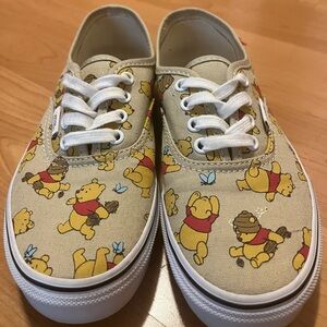 WINNIE THE POOH VANS SIZE 3 YOUTH/5 WOMENS